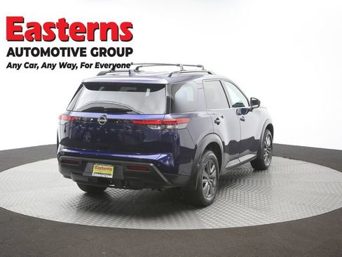 Used 2023 Nissan Pathfinder SV w/ SV Premium Package AWD/4WD image 41