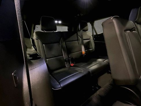 Used 2023 GMC Yukon XL SLT w/ SLT Luxury Package AWD/4WD image 26