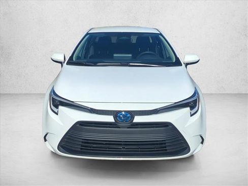 Certified 2025 Toyota Corolla LE image 2