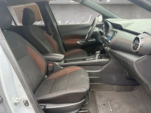 Used 2021 Nissan Kicks SR w/ Exterior Package image 24
