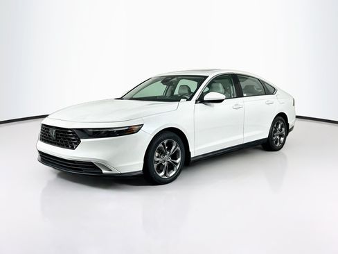 Used 2024 Honda Accord EX image 3
