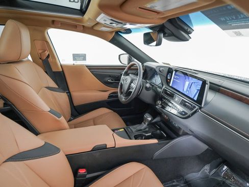 Certified 2024 Lexus ES 350 Ultra Luxury image 19