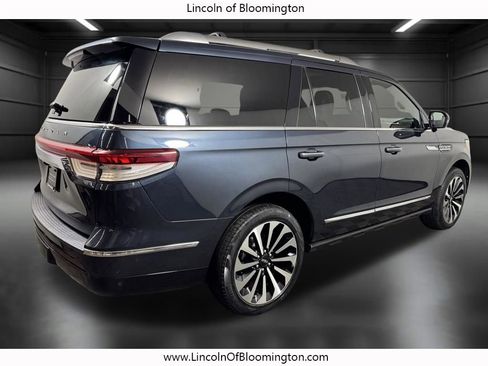 Certified 2022 Lincoln Navigator Reserve AWD/4WD image 8