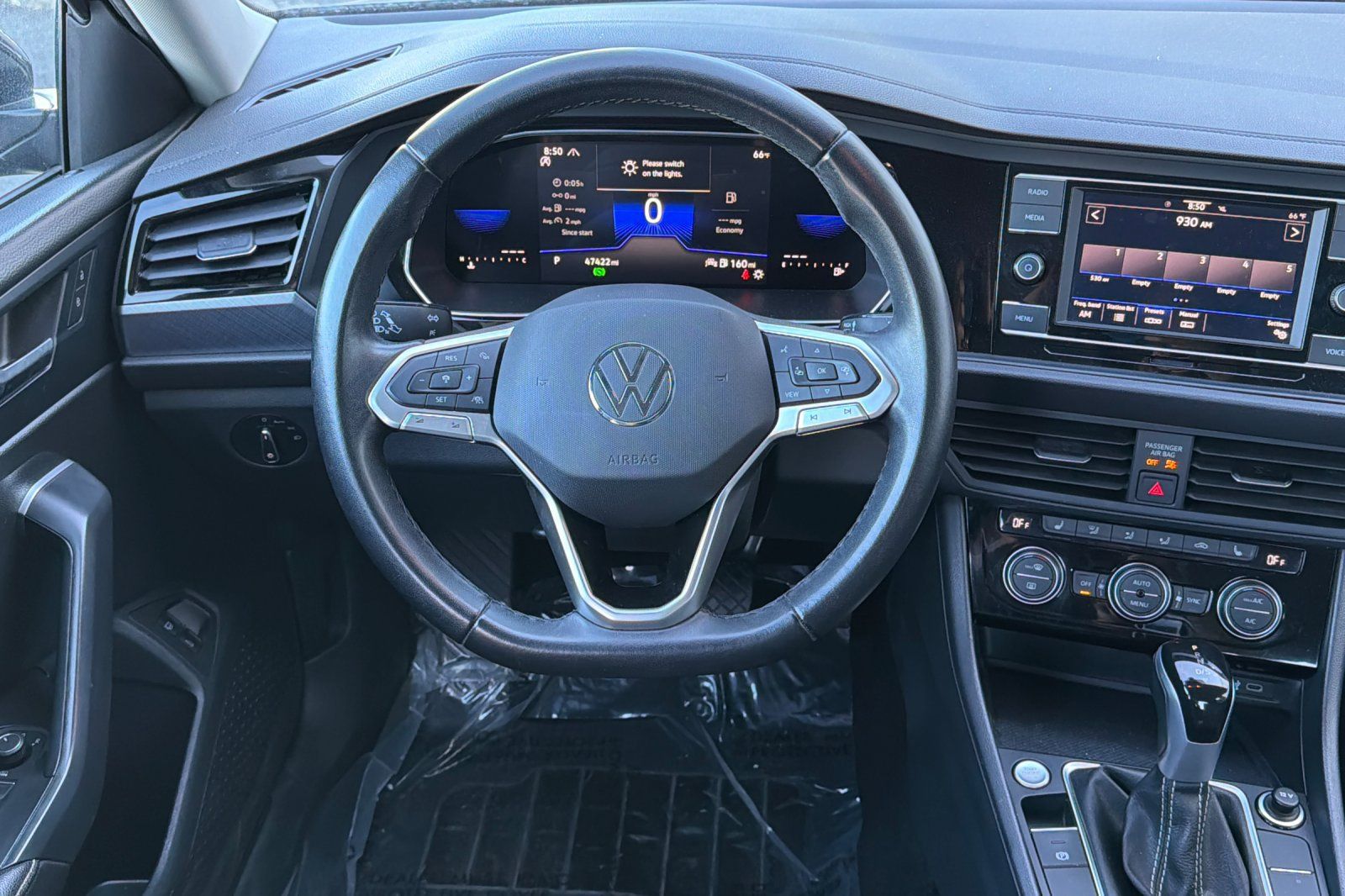 Used 2024 Volkswagen Jetta SE FWD image 13