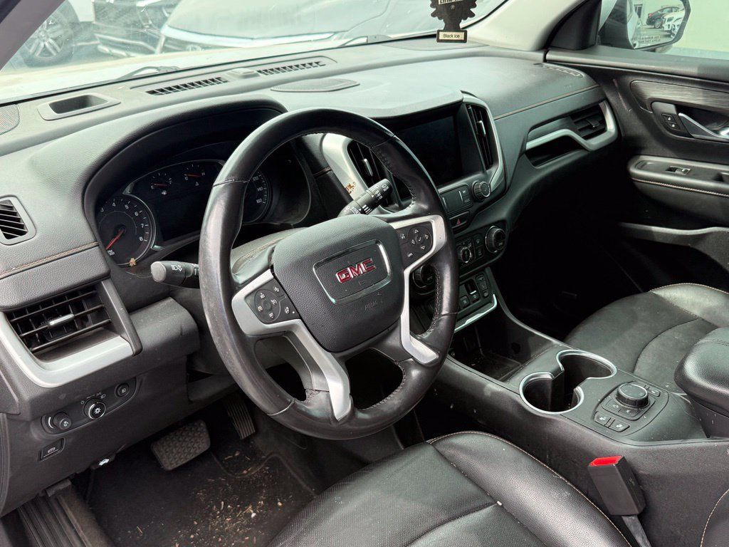 Used 2020 GMC Terrain SLT w/ Preferred Package AWD/4WD image 2