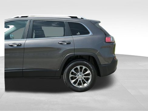 Used 2019 Jeep Cherokee Latitude Plus AWD/4WD image 4