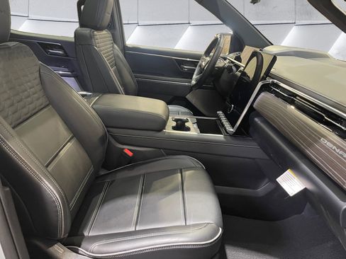 Used 2024 GMC Sierra EV Denali image 16