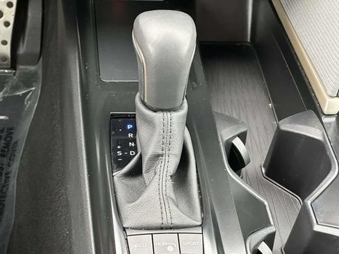 Used 2025 Toyota Camry SE w/ Convenience Package AWD/4WD image 19