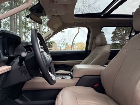 Used 2024 Ford Expedition Max Limited image 21