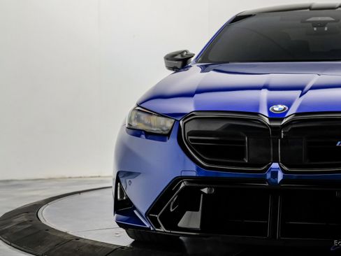 Used 2025 BMW M5 w/ Carbon Package AWD/4WD image 30