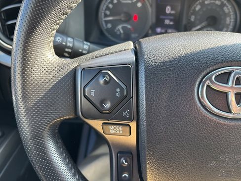 Used 2021 Toyota Tacoma TRD Off-Road w/ Technology Package image 18