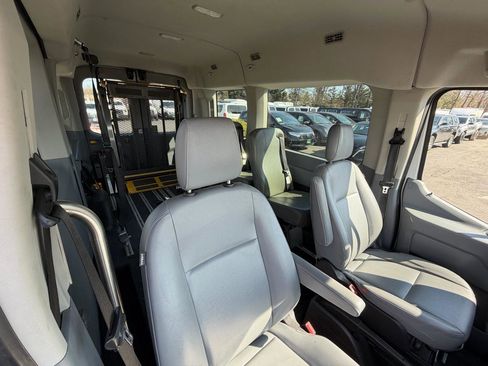 Used 2018 Ford Transit 150 XL image 25
