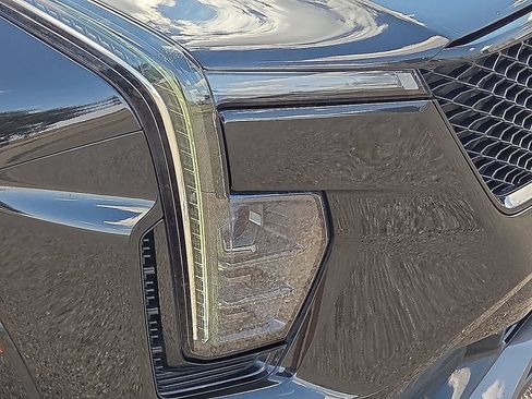 Used 2024 Cadillac XT4 Sport FWD image 10