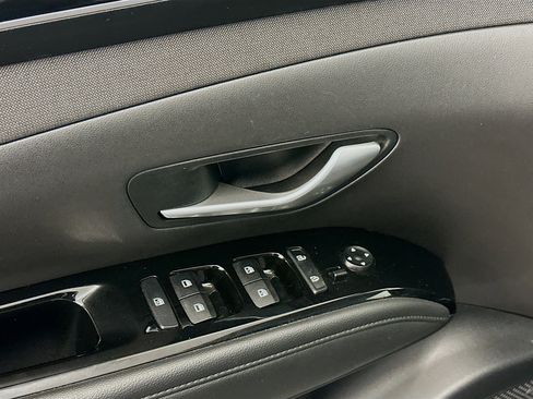 Used 2023 Hyundai Tucson Limited w/ Winter Package image 15