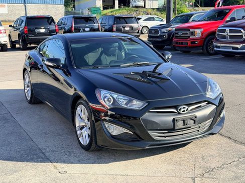 Used 2016 Hyundai Genesis 3.8 RWD image 8