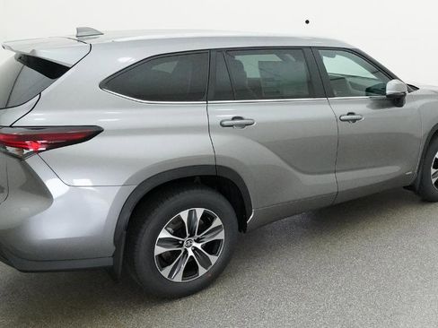 New 2026 Toyota Highlander XLE image 38