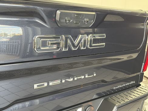 Used 2024 GMC Sierra 2500 Denali Ultimate AWD/4WD image 17