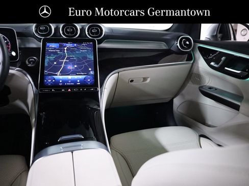 Used 2025 Mercedes-Benz GLC 300 4MATIC image 39
