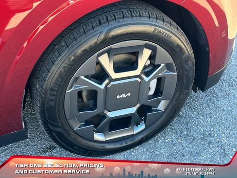 Used 2025 Kia Carnival SX image 22