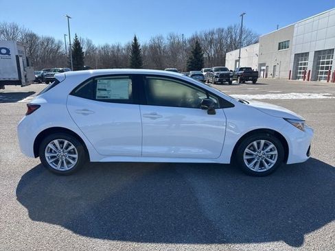 Used 2026 Toyota Corolla SE FWD image 11