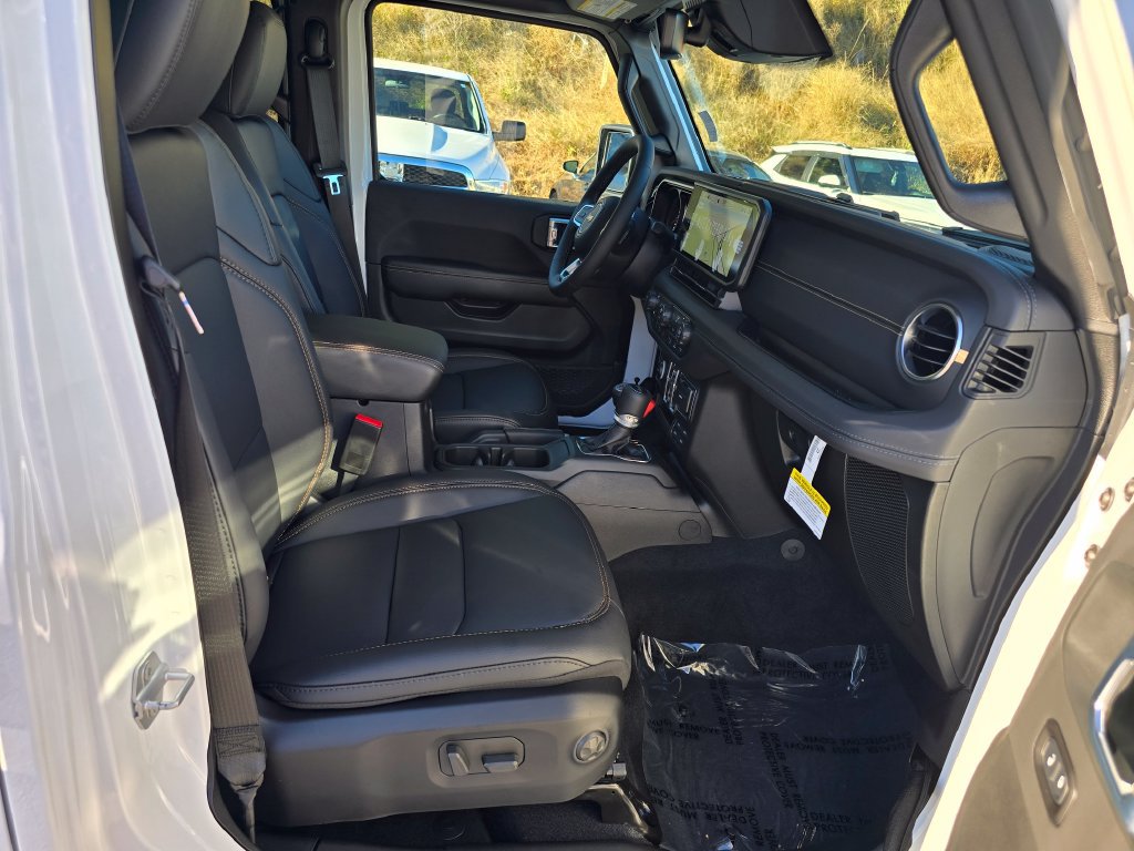 New 2026 Jeep Wrangler Unlimited Sahara AWD/4WD image 26