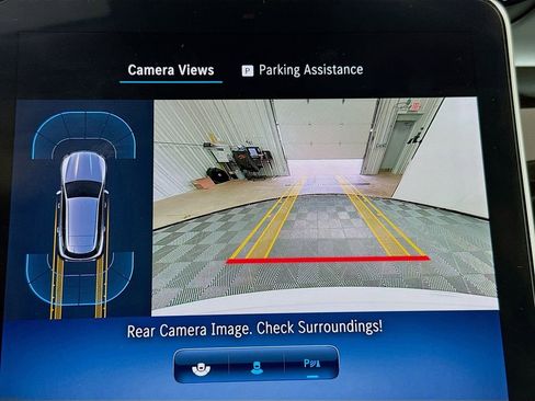 Used 2024 Mercedes-Benz GLC 300 4MATIC image 13