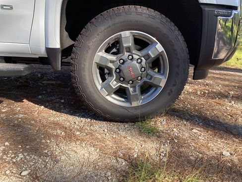 New 2025 GMC Sierra 2500 SLT w/ SLT Premium Package image 9