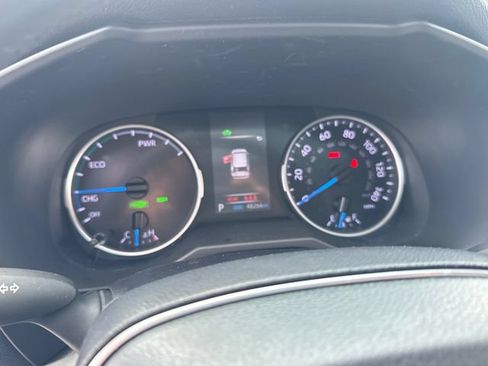 Used 2021 Toyota RAV4 XLE w/ Convenience Package AWD/4WD image 19