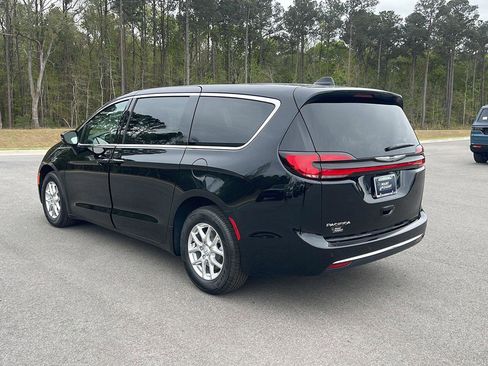 New 2026 Chrysler Pacifica Select FWD image 5