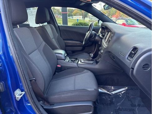 Used 2020 Dodge Charger SXT w/ Blacktop Package image 11
