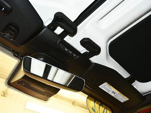 Used 2022 Jeep Wrangler Unlimited Sahara w/ Dual Top Group image 24