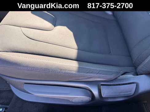 Used 2022 Hyundai Elantra SEL image 15