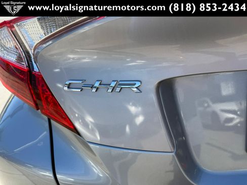 Used 2020 Toyota C-HR XLE FWD image 8