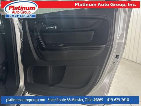 Used 2017 Chevrolet Traverse LT image 48