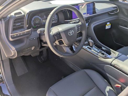 New 2025 Toyota Crown Signia image 3