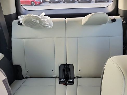 Used 2025 Hyundai Santa Fe Calligraphy image 12