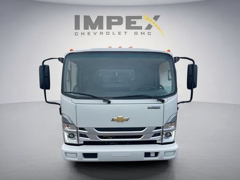 Used 2024 Chevrolet Low Cab Forward RWD image 8