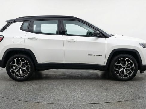 Used 2025 Jeep Compass Limited AWD/4WD image 11