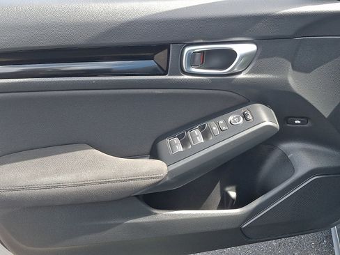 Used 2025 Honda Civic Sport image 12