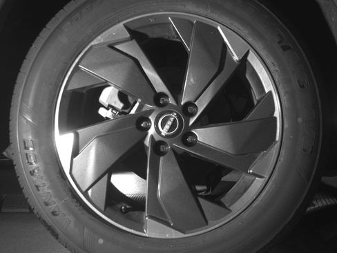 Used 2025 Nissan Rogue SV image 15