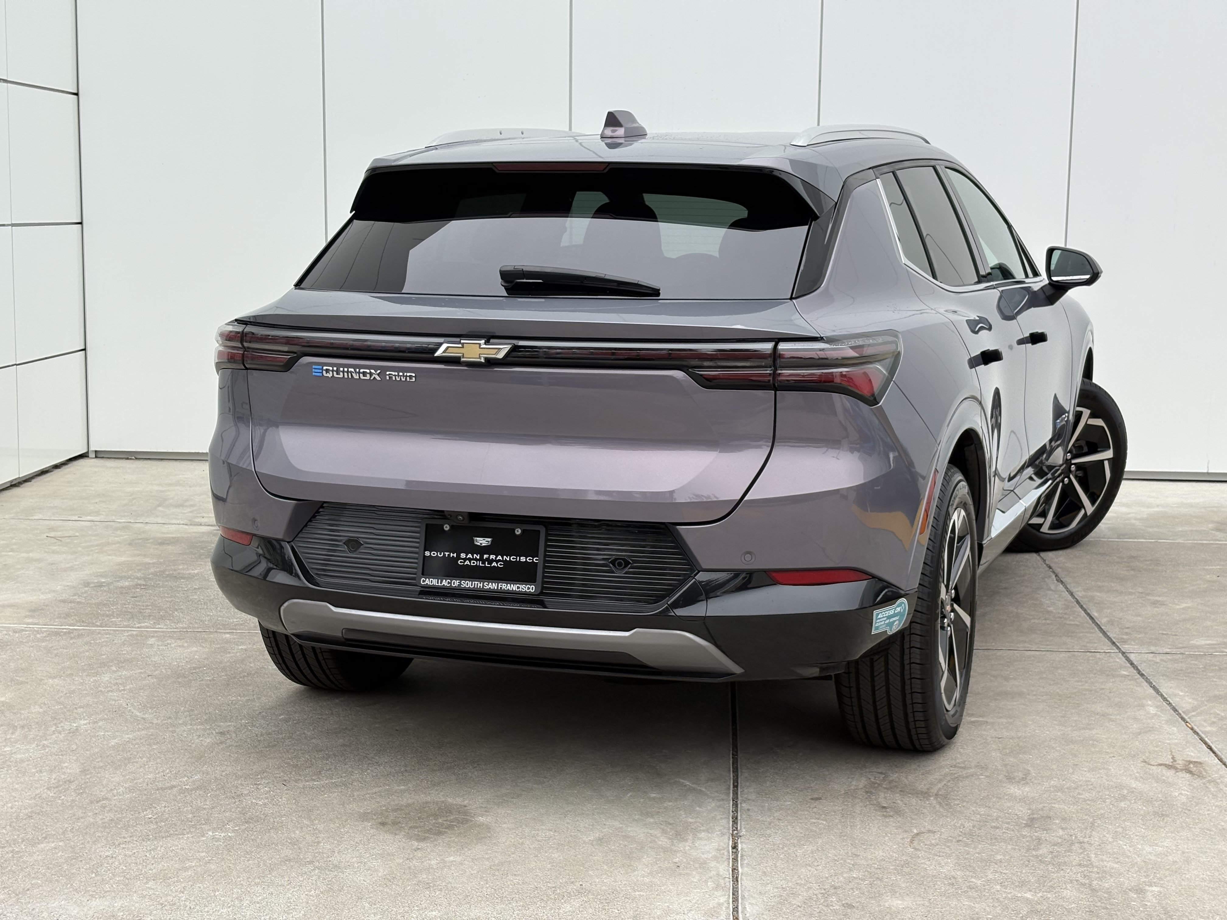 Used 2024 Chevrolet Equinox EV LT AWD/4WD image 6