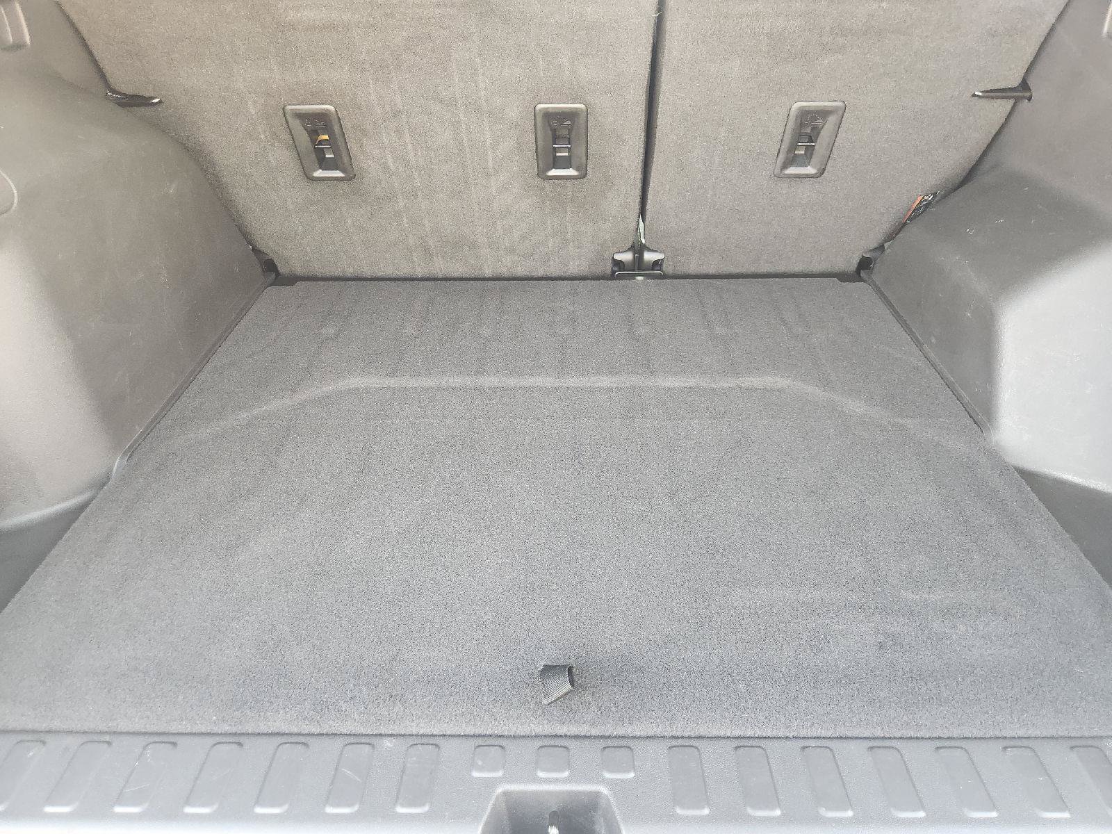 Used 2020 GMC Terrain SLE w/ Driver Convenience Package FWD image 33