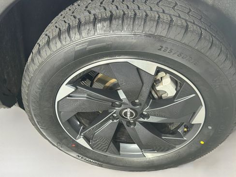 Used 2025 Nissan Rogue SV AWD/4WD image 11