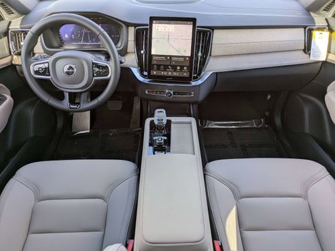 New 2026 Volvo XC90 T8 Plus image 16