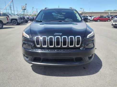 Used 2017 Jeep Cherokee Latitude w/ Safety/Convenience Group image 2