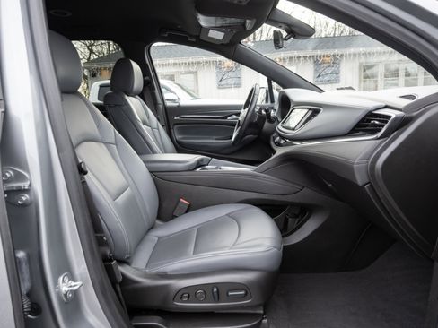 Used 2024 Buick Enclave Premium image 34