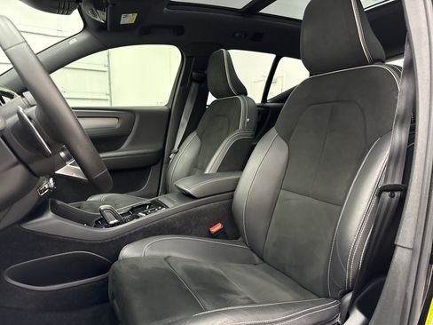 Used 2019 Volvo XC40 T5 R-Design AWD/4WD image 14