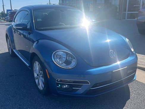 Used 2019 Volkswagen Beetle 2.0T SE FWD image 1
