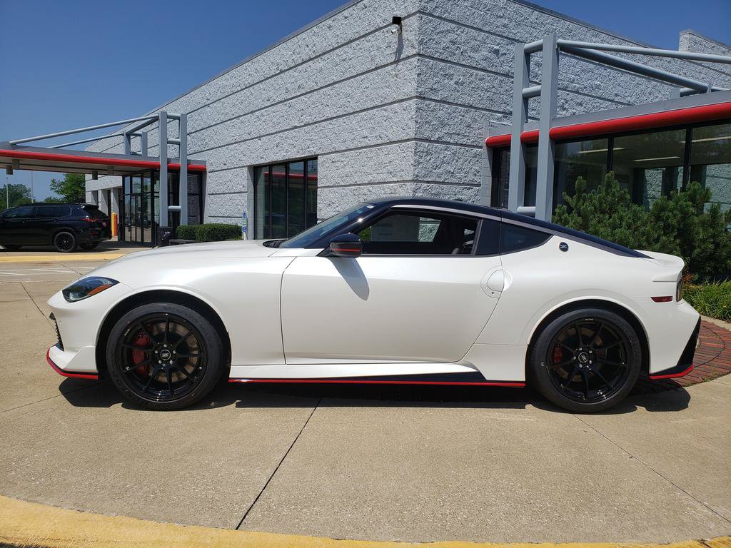 New 2026 Nissan Z NISMO w/ Floor Mat Package RWD image 4