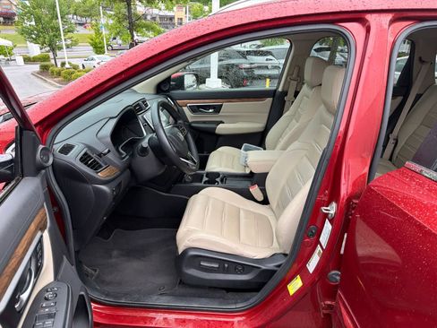 Used 2018 Honda CR-V Touring image 16